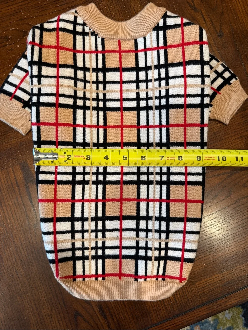 Burberry Style Plaid Knit Top in Beige and Black Dog Sweater